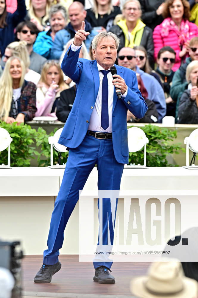 ZDF Fernsehgarten singer Bernhard Brink during the ZDF entertainment show Fernsehgarten on 17 05 2026 in Mainz 20260517MWI122399