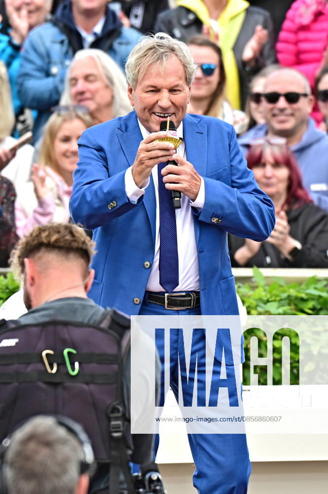 ZDF Fernsehgarten singer Bernhard Brink during the ZDF entertainment show Fernsehgarten on 17 05 2026 in Mainz 20260517MWI122518