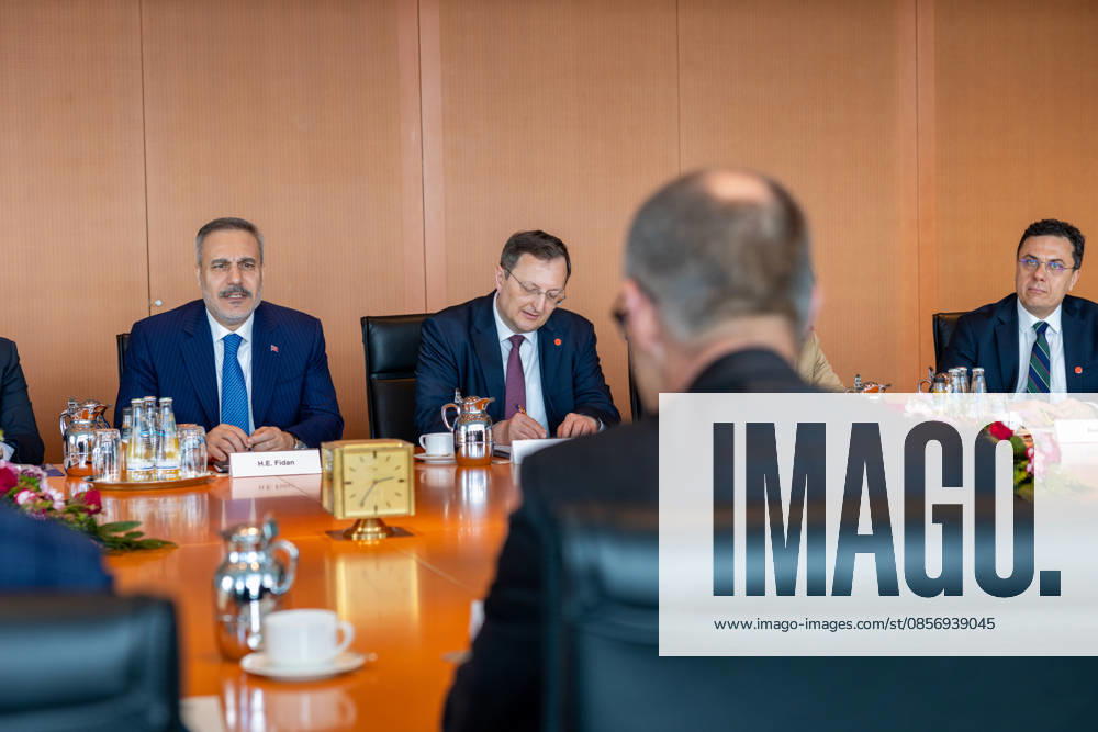 Turkish Foreign Minister Hakan Fidan in Berlin BERLIN, GERMANY - MAY 18: Turkish Foreign Minister Hakan Fidan (L) meets with German Chancellor Friedrich Merz during his visit to Berlin, Germany, on May 18, 2026. Murat Gok Anadolu Berlin Germany. Editorial use only. Please get in touch for any other usage.