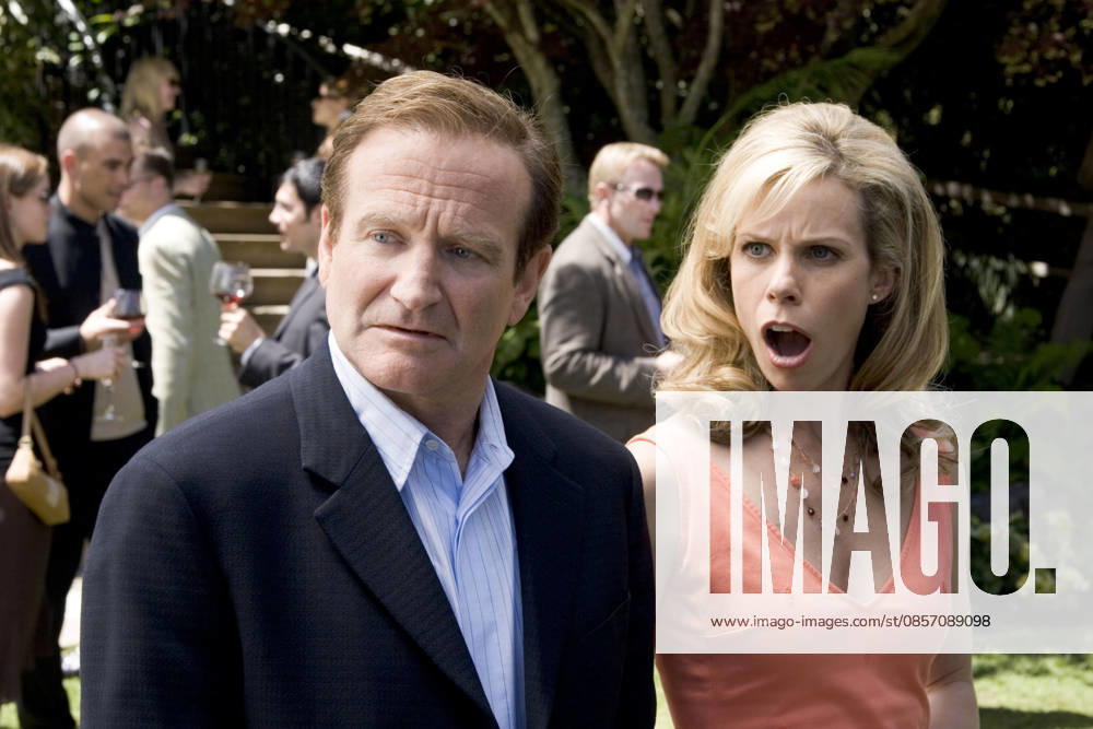 2006 - RV - Movie Set RELEASE DATE: April 28, 2006. MOVIE TITLE: RV. STUDIO: Columbia Pictures. PLOT: Bob Munro and his dysfunctional family rent an RV for a road trip to the Colorado Rockies, where they ultimately have to contend with a bizarre community of campers. PICTURED: ROBIN WILLIAMS as Bob Munro and CHERYL HINES as Jamie Munro. Los Angeles California USA