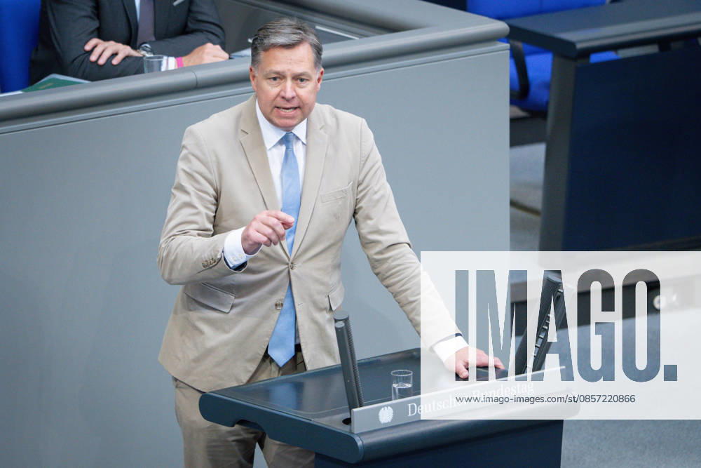 German Bundestag, 80th plenary session Stephan Mayer CSU in portrait during his speech on the agenda item Cohesion through commitment Volunteering at the 80th session of the German Bundestag in Berlin, 21 05 2026 Berlin Berlin Germany