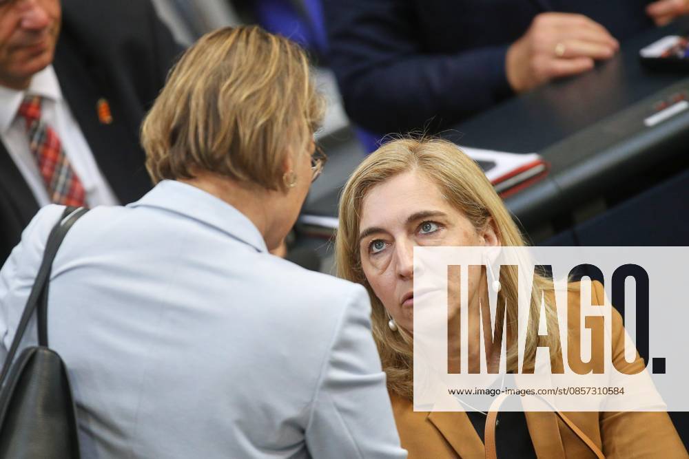 German Bundestag 81 Bundestag session Federal Minister of Justice and Consumer Protection Stefanie Hubig SPD and Federal Minister of Health Nina Warken CDU