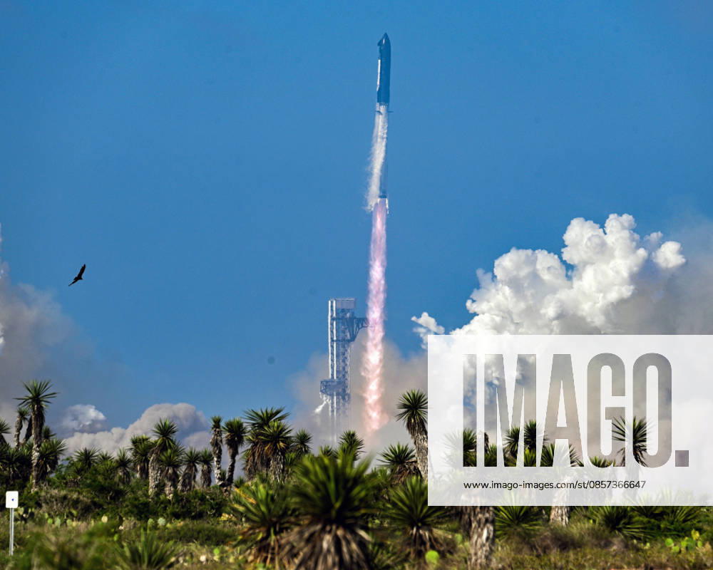 The new and upgraded SpaceX Super Heavy Booster launches Starship on the twelfth test flight at 5:30 PM from the new Orbital Launch Pad 2 at Starbase, Texas on Friday, May 22, 2026. The upgraded booster will land in the Gulf of America while the Starship spacecraft will touch down in the Indian Ocean. SBP20260522014 JOExMARINO