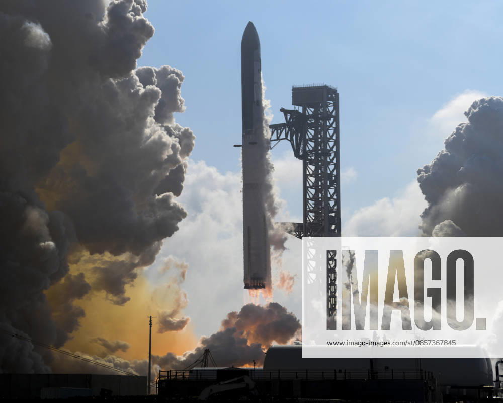 The new and upgraded SpaceX Super Heavy Booster launches Starship on the twelfth test flight at 5:30 PM from the new Orbital Launch Pad 2 at Starbase, Texas on Friday, May 22, 2026. The upgraded booster will land in the Gulf of America while the Starship spacecraft will touch down in the Indian Ocean. SBP20260522018 JOExMARINO