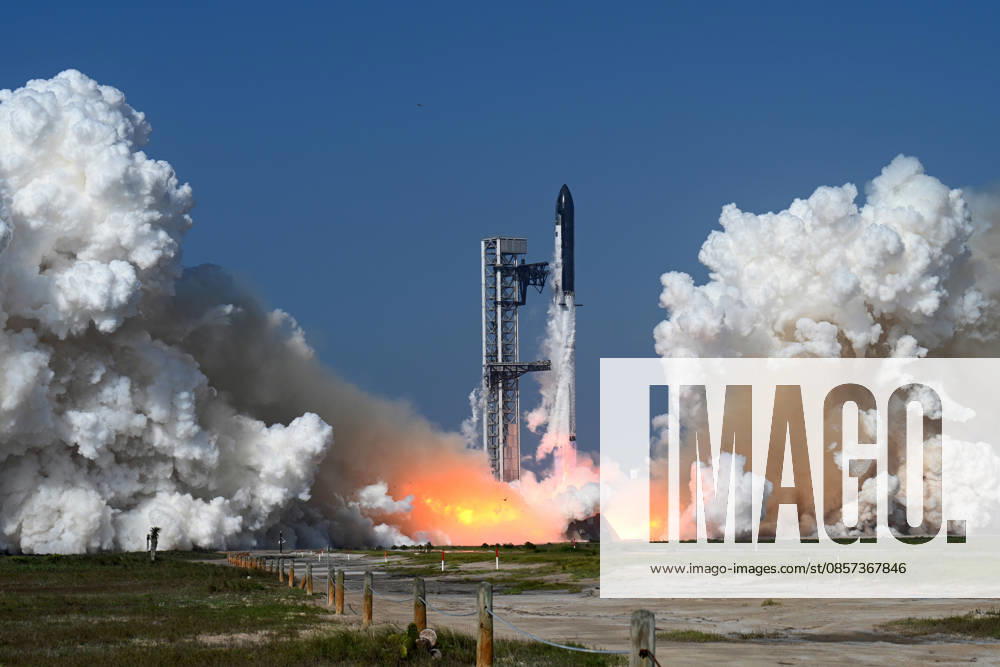 The new and upgraded SpaceX Super Heavy Booster launches Starship on the twelfth test flight at 5:30 PM from the new Orbital Launch Pad 2 at Starbase, Texas on Friday, May 22, 2026. The upgraded booster will land in the Gulf of America while the Starship spacecraft will touch down in the Indian Ocean. SBP20260522019 JOExMARINO