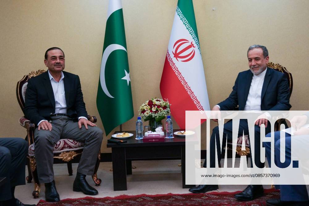 Abbas Araghchi - Asim Munir meeting in Tehran TEHRAN, IRAN - MAY 23: (---- - MANDATORY CREDIT - IRANIAN FOREIGN MINISTRY HANDOUT - NO MARKETING NO ADVERTISING CAMPAIGNS - DISTRIBUTED AS A SERVICE TO CLIENTS----) Iranian Foreign Minister Abbas Araghchi meets with Pakistani Chief of General Staff Asim Munir in Tehran, Iran on May 23, 2026. Iranian Foreign Ministry Handout Anadolu Tehran Iran. Editorial use only. Please get in touch for any other usage.