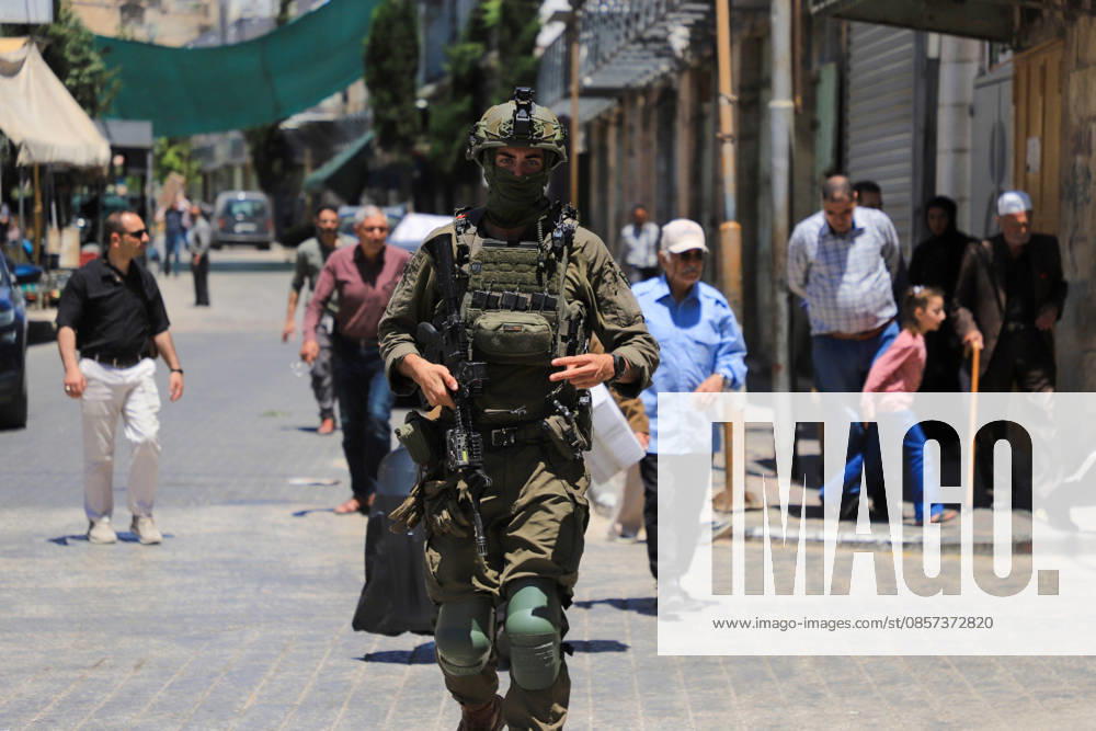 Israeli forces block entrances with iron barriers during settler raid in Hebron HEBRON, PALESTINE - MAY 23: Israeli settlers, under the protection of Israeli forces, raid the Old City area of Hebron in the southern West Bank, Palestine, on May 23, 2026. Blocking entrances and exits with iron barriers during the raid, Israeli forces restricted the movement of Palestinians. Amer Shallodi Anadolu Hebron West Bank. Editorial use only. Please get in touch for any other usage.