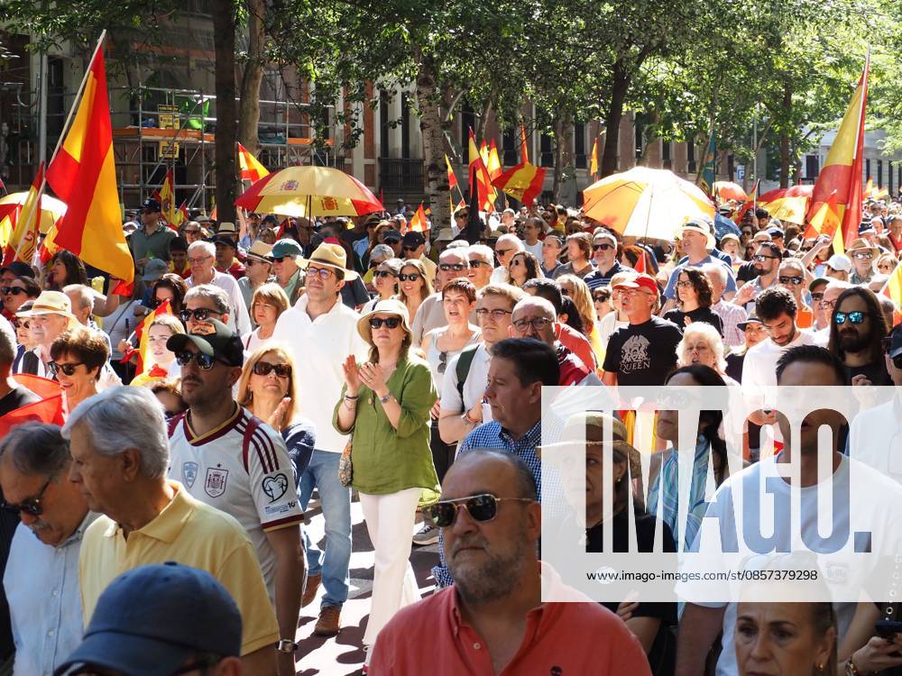 MADRID, SPAIN - MAY 23: Thousands of people gather at Plaza de Colo³n, blocking and marching along the main avenues of the Spanish capital toward the Moncloa Arch, demanding the resignation of Spain s Prime Minister Pedro So¡nchez. Madrid Spain - ZUMAh199 20260523_zip_h199_003