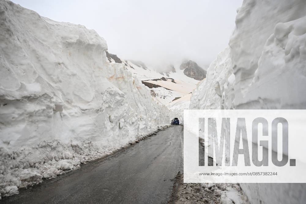 Van-Bahcesaray highway, closed for months due to avalanche risk, cleared of snow VAN, TURKIYE - MAY 23: A view of the area as the teams from the Gorentas Maintenance Station of the 11th Regional Directorate of Highways carry out snow removal work on the Van-Bahcesaray highway in Van, Turkiye on May 23, 2026. Closed since December due to adverse weather conditions and avalanche risks, the highway was partially opened to single-lane traffic following a challenging 20-day effort through meters-high snow corridors. The final decision to fully open the road to traffic awaits an assessment by the Avalanche Risk Determination and Monitoring Commission. Ozkan Bilgin Anadolu Van Turkey. Editorial use only. Please get in touch for any other usage.
