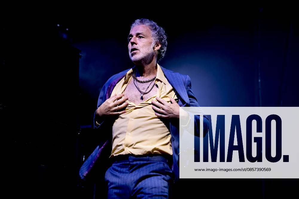English musician Baxter Dury performs at C6 Fest in Ibirapuera, Sao Paulo. Sao Paulo (SP), 05 23 2026 Music C6 Fest 2026 - English musician Baxter Dury performs at the Heineken Arena at C6 Fest, in Ibirapuera Park, in Sao Paulo, this Saturday (23).(Foto: Leco Viana Thenews2 imago images) English musician Baxter Dury performs at C6 Fest in Ibirapuera, Sao Paulo.