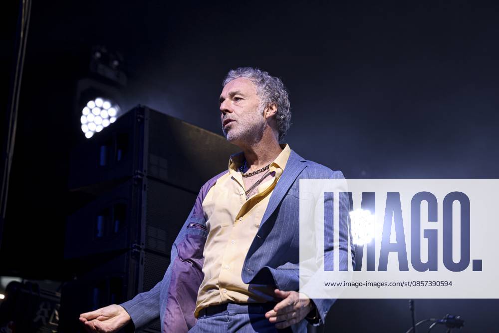 English musician Baxter Dury performs at C6 Fest in Ibirapuera, Sao Paulo. Sao Paulo (SP), 05 23 2026 Music C6 Fest 2026 - English musician Baxter Dury performs at the Heineken Arena at C6 Fest, in Ibirapuera Park, in Sao Paulo, this Saturday (23).(Foto: Leco Viana Thenews2 imago images) English musician Baxter Dury performs at C6 Fest in Ibirapuera, Sao Paulo.