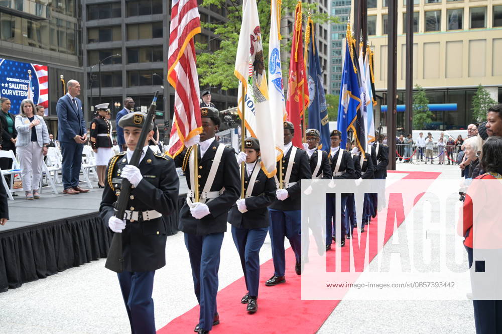 Chicago Memorial Day Parade CHICAGO, ILLINOIS - MAY 23: The Chicago Memorial Day Parade proceeds through the city center, with participants carrying American flags and marching in formation on Saturday, May 23, 2026. The event, held each year before Memorial Day, pays solemn tribute to the men and women of the U.S. Armed Forces who made the ultimate sacrifice. Jacek Boczarski Anadolu Illinois United States. Editorial use only. Please get in touch for any other usage.