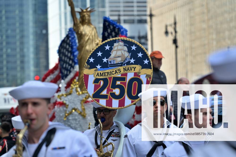 Chicago Memorial Day Parade CHICAGO, ILLINOIS - MAY 23: The Chicago Memorial Day Parade proceeds through the city center, with participants carrying American flags and marching in formation on Saturday, May 23, 2026. The event, held each year before Memorial Day, pays solemn tribute to the men and women of the U.S. Armed Forces who made the ultimate sacrifice. Jacek Boczarski Anadolu Illinois United States. Editorial use only. Please get in touch for any other usage.