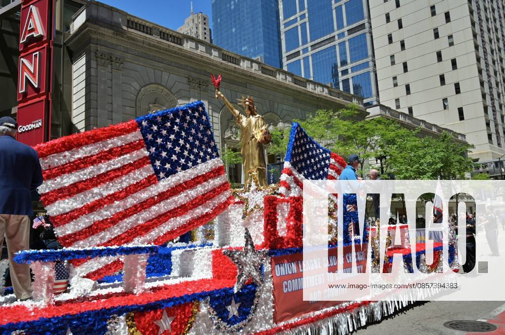 Chicago Memorial Day Parade CHICAGO, ILLINOIS - MAY 23: The Chicago Memorial Day Parade proceeds through the city center, with participants carrying American flags and marching in formation on Saturday, May 23, 2026. The event, held each year before Memorial Day, pays solemn tribute to the men and women of the U.S. Armed Forces who made the ultimate sacrifice. Jacek Boczarski Anadolu Illinois United States. Editorial use only. Please get in touch for any other usage.