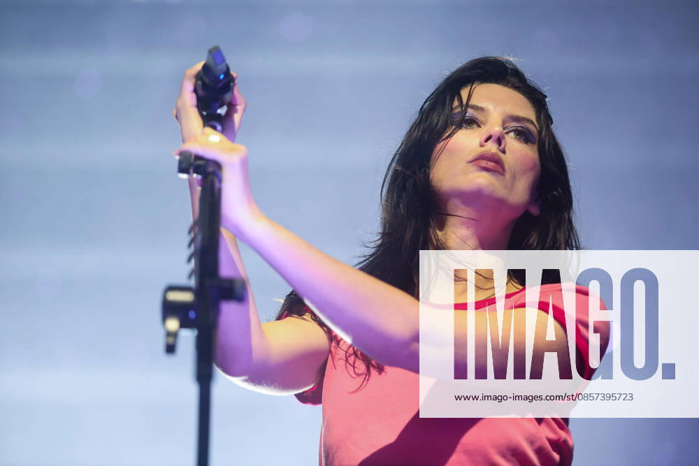 SaO PAULO, SP - 23.05.2026: C6 FEST 2026 - British band Wolf Alice performs at the Metlife Tent at the fourth edition of C6 Fest held at Parque Ibirapuera on Saturday night (23). The festival brings together national and international artists in performances of jazz, rock, indie, electronic and experimental music throughout the weekend. x2948899x YurixMurakami