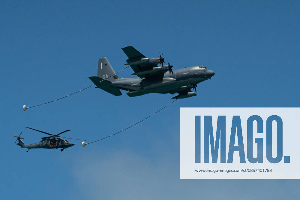 Air show during Memorial Day celebrations and the 250th anniversary of the United States MIAMI BEACH, FLORIDA, UNITED STATES - MAY 23: A HC-130J military aircraft performs maneuvers during the 2026 Air Show, held as part of the Memorial Day Weekend celebrations and the 250th anniversary of the United States in Miami Beach, Florida, on May 23, 2026. Jesus Olarte Anadolu Florida United States. Editorial use only. Please get in touch for any other usage.