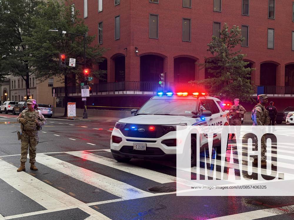 At least 2 people shot near White House WASHINGTON, DC, UNITED STATES - MAY 23: Multiple police vehicles and armed security personnel are deployed near the White House after gunfire erupted in Washington, DC, United States on May 23, 2026. At least two people, including the suspect, were shot near the White House after gunfire erupted Saturday, officials said, according to media reports. Fatih Aktas Anadolu Washington DC United States. Editorial use only. Please get in touch for any other usage.