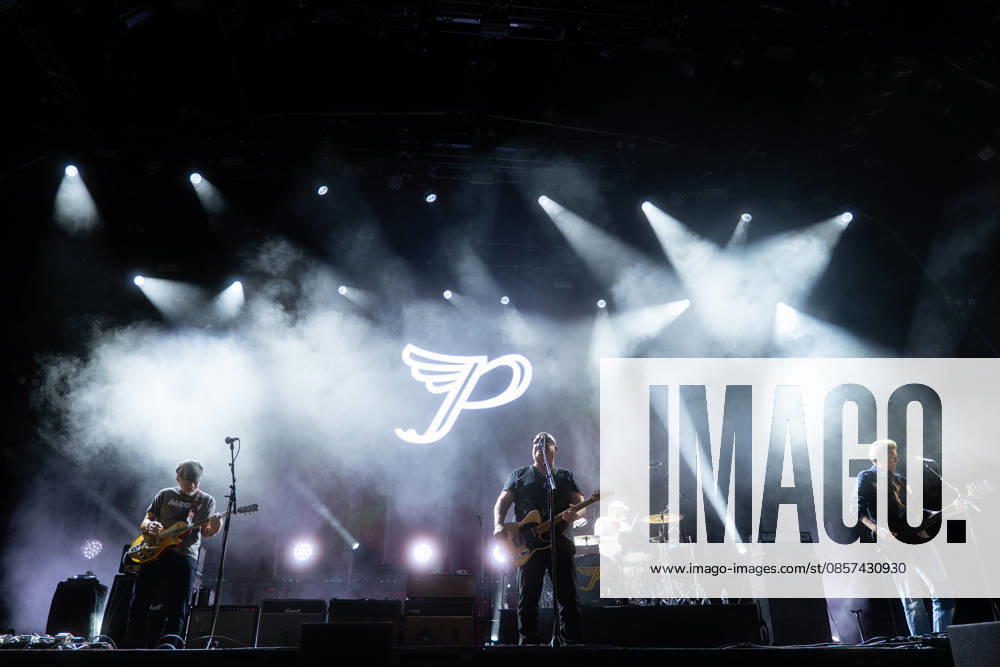Pixies at Bearded Theory Festival at Catton Hall in Walton upon Trent, UK on 23 May 2026 Joey Santiago, Black Francis (Charles Thompson), David Lovering, Emma Richardson at Pixies at Bearded Theory Festival at Catton Hall in Walton upon Trent, UK on 23 May 2026, Credit:Stephen Keable Avalon UK, Derbyshire, Walton upon Trent, Catton Hall