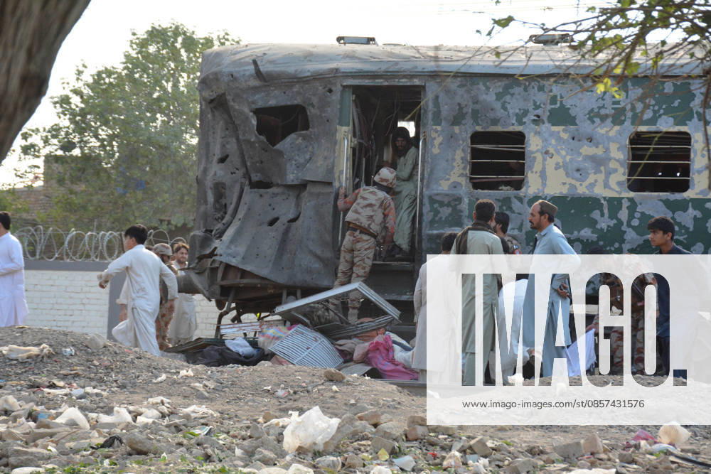 Several injured in explosion targeting train in southwest Pakistan QUETTA,PAKISTAN - MAY 24: Pakistani forces and rescue workers are busy with relief work after an explosion injured several people near Chaman Phatak Quetta southwestern Balochistan, Pakistan on Sunday May 24, 2026. Mazhar Chandio Anadolu Quetta Pakistan. Editorial use only. Please get in touch for any other usage.