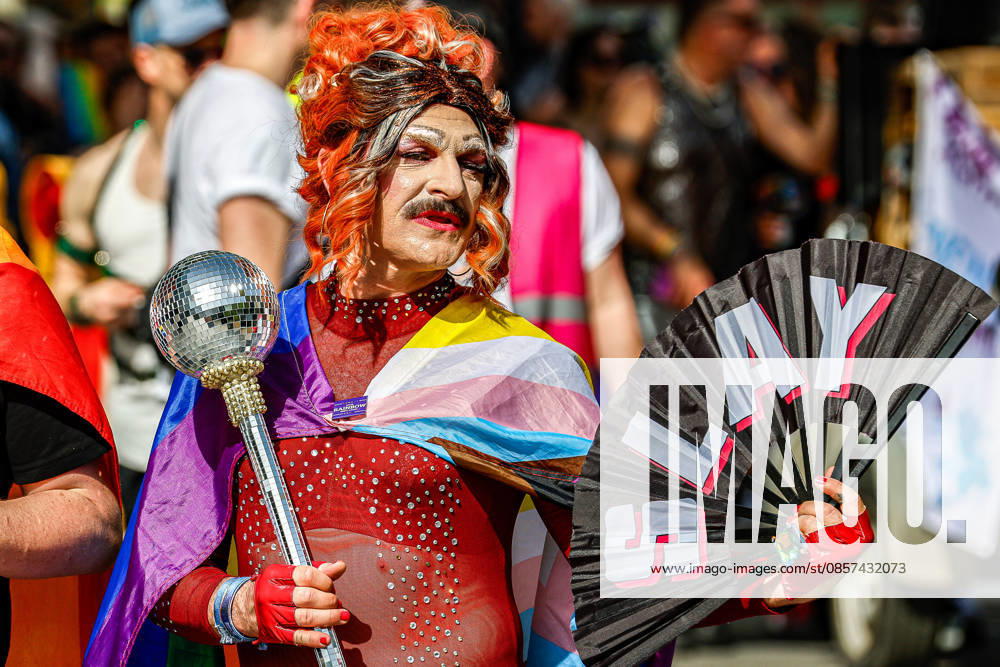 CSD Hannover 2026 Motto We write the future Equal rights Self-determined Queer Participants of CSD Hannover 2026 at Opernplatz Hannover Opernplatz Lower Saxony, Region Hannover Germany