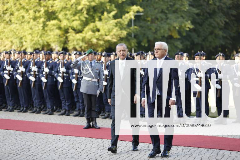 Turkish President Recep Tayyip Erdogan Berlin: Turkish President Recep Tayyip Erdogan will receive military honors at Bellevue Palace. The photo shows the Federal President Frank-Walter Steinmeier and the Turkish President Recep Tayyip Erdogan Berlin Berlin-Tiergarten Germany SimonexKuhlmey