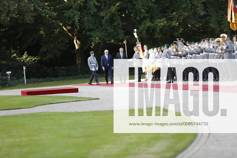 Turkish President Recep Tayyip Erdogan Berlin: Turkish President Recep Tayyip Erdogan will receive military honors at Bellevue Palace. The photo shows the Federal President Frank-Walter Steinmeier and the Turkish President Recep Tayyip Erdogan Berlin Berlin-Tiergarten Germany SimonexKuhlmey
