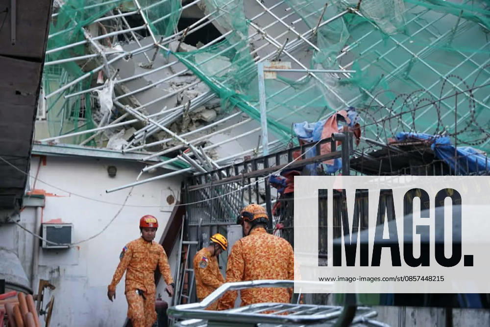 Building collapsed in Philippines, trapping multiple people, killing at least one ANGELES, PAMPANGA PROVINCE, PHILIPPINES - MAY 24: (---- - MANDATORY CREDIT - BUREAU OF FIRE PROTECTION (BFP) HANDOUT - NO MARKETING NO ADVERTISING CAMPAIGNS - DISTRIBUTED AS A SERVICE TO CLIENTS----) Rescuers conduct search and rescue operations at the rubble of a building after it collapsed, in Angeles, Pampanga Province, Philippines, on May 24, 2026. One Malaysian national has been found dead, at least 24 were rescued alive and at least 21 are still missing, after the nine-storey building that was under construction collapsed, according to the local authorities. Bureau of Fire Protection Handout Anadolu Angeles Philippines. Editoria