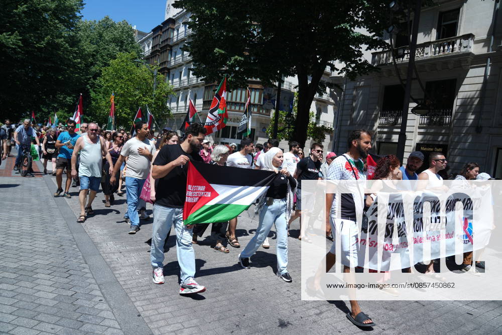 Demonstration of the flotilla platform in protest against the actions of the Ertzaintza Dozens of people during a mobilization to protest against the actions of the Ertzaintza, in Plaza Moyua, on May 24, 2026, in Bilbao, Biscay, Basque Country Spain Altercations between the Ertzaintza and members and supporters of the flotilla upon their arrival at Bilbao airport yesterday May 23 ended with four people arrested 24 MAY 2026 MANIFESTATION H Bilbao, Vizcaya, Basque Country Bilbao, Vizcaya, Basque Country Spain