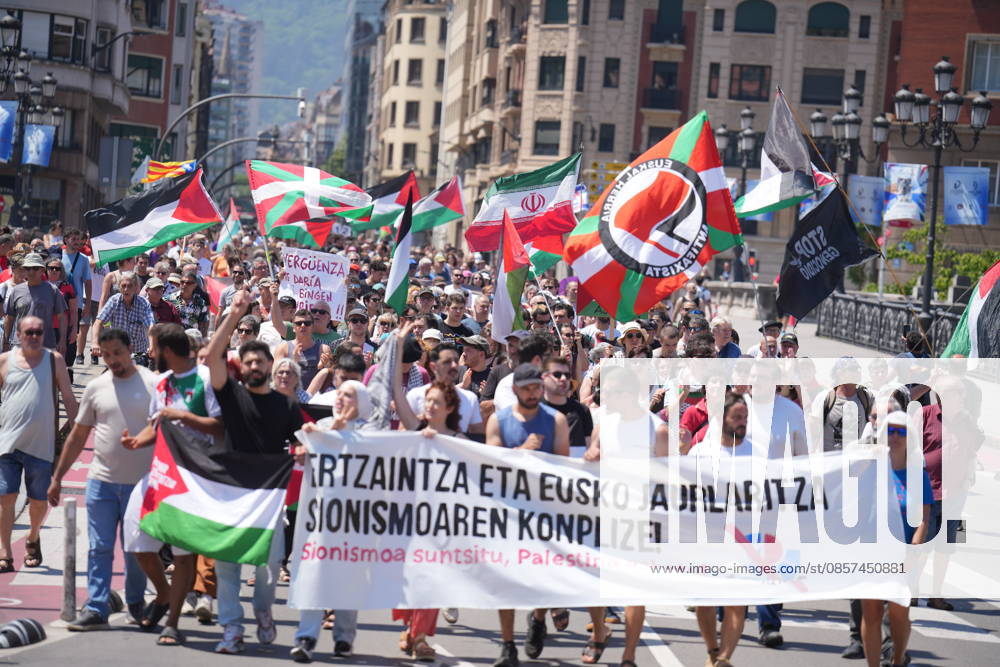 Demonstration of the flotilla platform in protest against the actions of the Ertzaintza Dozens of people during a mobilization to protest against the actions of the Ertzaintza, in Plaza Moyua, on May 24, 2026, in Bilbao, Biscay, Basque Country Spain Altercations between the Ertzaintza and members and supporters of the flotilla upon their arrival at Bilbao airport yesterday May 23 ended with four people arrested 24 MAY 2026 MANIFESTATION H Bilbao, Vizcaya, Basque Country Bilbao, Vizcaya, Basque Country Spain