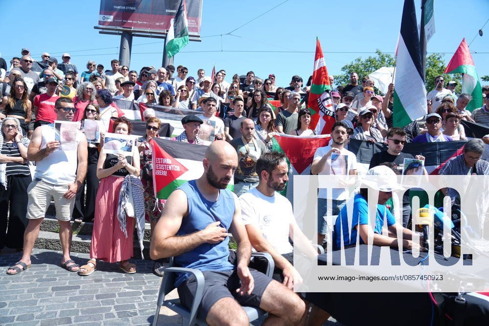 Demonstration of the flotilla platform in protest against the actions of the Ertzaintza Press conference during a mobilization to protest against the actions of the Ertzaintza, in Plaza Moyua, on May 24, 2026, in Bilbao, Biscay, Basque Country Spain Altercations between the Ertzaintza and members and supporters of the flotilla upon their arrival at Bilbao airport yesterday May 23 ended with four people arrested 24 MAY 2026 MANIFESTATION H Bilbao, Vizcaya, Basque Country Bilbao, Vizcaya, Basque Country Spain