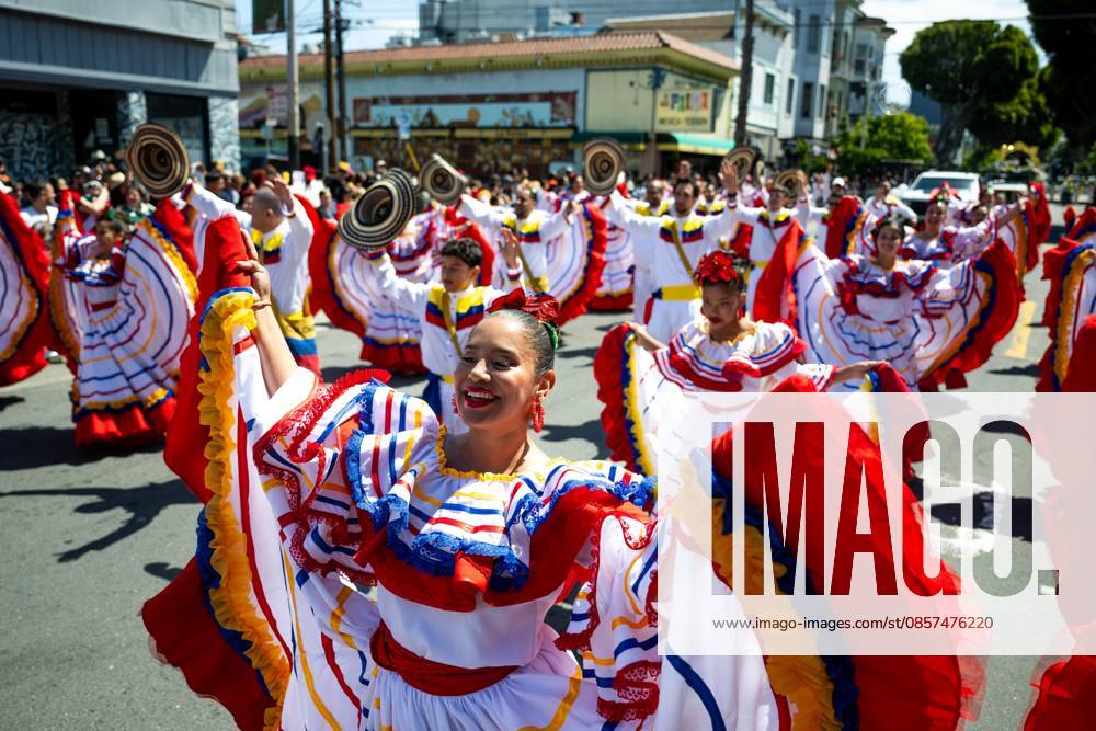 (260525) -- SAN FRANCISCO, May 25, 2026 -- Artists perform in a parade during the Carnaval San Francisco in San Francisco, the United States, May 24, 2026. (Photo by Xinhua) U.S.-SAN FRANCISCO-CARNAVAL ZiyuxJulianxZhu