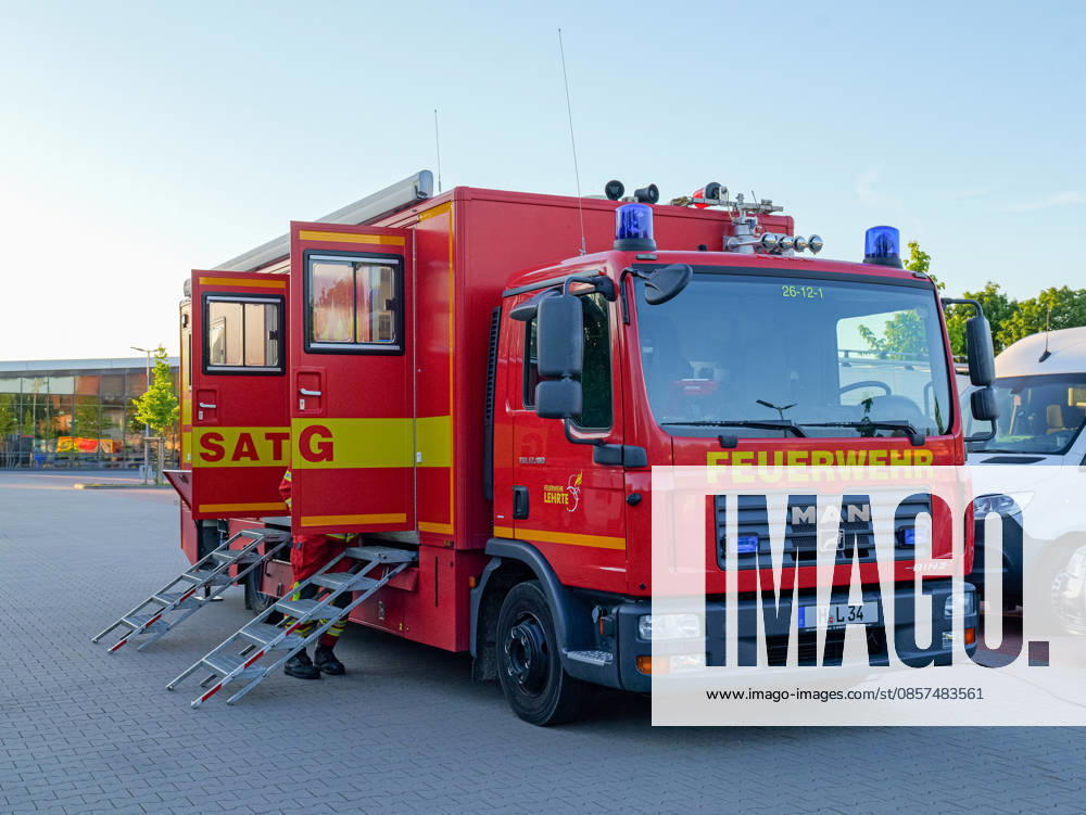 Apartment in Lehrte on fire The ELW 2 of the Lehrte city fire department as well as the drone squad were alerted to the fire