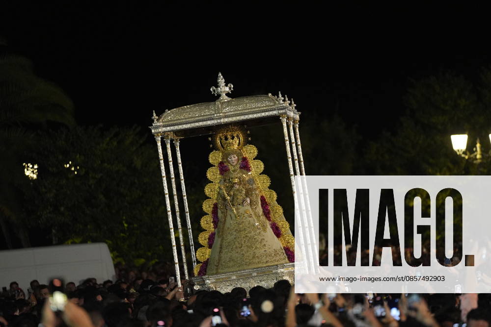 La Virgen del Rocio procession after jumping the fence at 3 08 hours La Virgen del Rocio procession through the village on his visit to the 127 affiliates A May 25, 2026 in El Rocio, Huelva Andalusia, Spain La Virgen del Rocio has left his hermitage about 03.08 hours this Monday, Day of Pentecost, to go through the village in Almonte Huelva and procession in her visit to the 127 affiliates who have made the pilgrimage there for yet another year. The Patroness of Almote is dressed in the full dress of the Montpensier family, recently restored at the Andalusian Institute of Historical Heritage 25 MAY 2026 Joaquín Arjona 25 05 2026 El Rocio, Huelva Andalucia, Esp El Rocio, Huelva Andalucia, Espana