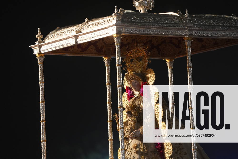 La Virgen del Rocio procession after jumping the fence at 3 08 hours La Virgen del Rocio procession through the village on his visit to the 127 affiliates A May 25, 2026 in El Rocio, Huelva Andalusia, Spain La Virgen del Rocio has left his hermitage about 03.08 hours this Monday, Day of Pentecost, to go through the village in Almonte Huelva and procession in her visit to the 127 affiliates who have made the pilgrimage there for yet another year. The Patroness of Almote is dressed in the full dress of the Montpensier family, recently restored at the Andalusian Institute of Historical Heritage 25 MAY 2026 Joaquín Arjona 25 05 2026 El Rocio, Huelva Andalucia, Esp El Rocio, Huelva Andalucia, Espana