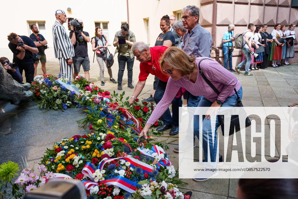 People are laying flowers at the Memorial Plaque to the Anti-Fascist Fighters during a commemorative ceremony honoring the victims of Nazism in Brno, Czech Republic, on May 25, 2026. The 76th Congress of Sudeten Germans took place in Brno, Czech Republic, from May 22 to 25, 2026, marking the first time the event was held in the country.during a commemorative ceremony honoring the victims of Nazism in Brno, Czech Republic, on May 25, 2026. The 76th Congress of Sudeten Germans took place in Brno, Czech Republic, from May 22 to 25, 2026, marking the first time the event was held in the country. Brno Czech Republic - ZUMAc315 20260525_zsp_c315_006