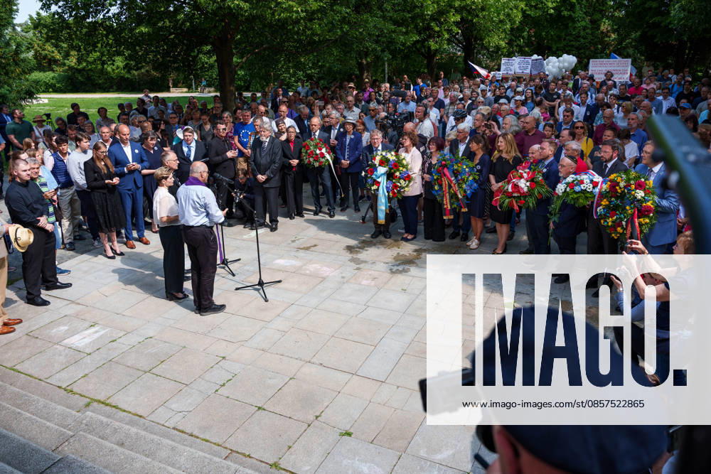 A commemorative ceremony honoring the victims of Nazism in Brno, Czech Republic, on May 25, 2026. The 76th Congress of Sudeten Germans took place in Brno, Czech Republic, from May 22 to 25, 2026, marking the first time the event was held in the country. Brno Czech Republic - ZUMAc315 20260525_zsp_c315_004