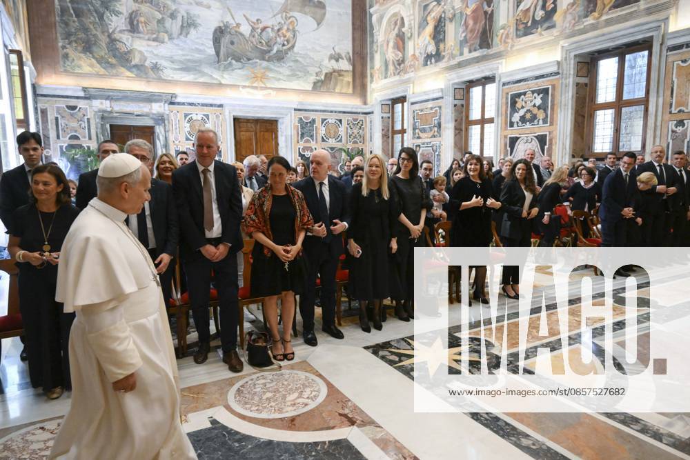 ITALY - POPE LEO XIV RECEIVES MEMBERS OF THE EUROPEAN PARLAMENT S DEMOGRAPHY INTERGROUP IN A PRIVATE AUDIENCE AT THE VATICAN - 2026 5 25 Italy, Rome, Vatican, 2026 5 25. Pope Leo XIV receives Members of the European Parliament s Demography Intergroup in a private audience at the Vatican - NO BOOKS