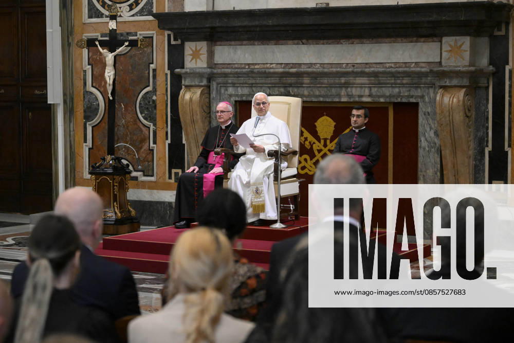 ITALY - POPE LEO XIV RECEIVES MEMBERS OF THE EUROPEAN PARLAMENT S DEMOGRAPHY INTERGROUP IN A PRIVATE AUDIENCE AT THE VATICAN - 2026 5 25 Italy, Rome, Vatican, 2026 5 25. Pope Leo XIV receives Members of the European Parliament s Demography Intergroup in a private audience at the Vatican - NO BOOKS
