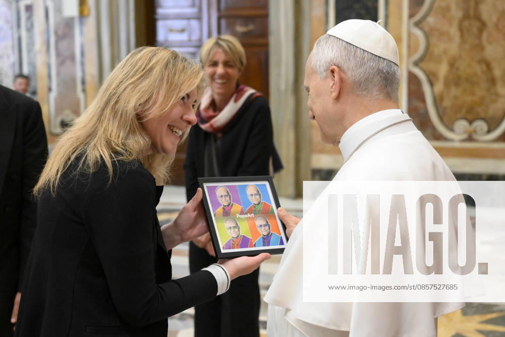 ITALY - POPE LEO XIV RECEIVES MEMBERS OF THE EUROPEAN PARLAMENT S DEMOGRAPHY INTERGROUP IN A PRIVATE AUDIENCE AT THE VATICAN - 2026 5 25 Italy, Rome, Vatican, 2026 5 25. Pope Leo XIV receives Members of the European Parliament s Demography Intergroup in a private audience at the Vatican - NO BOOKS