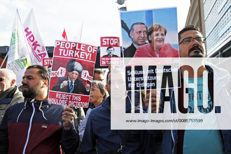 People take a demonstration Erdogan not welcome against the visit of the Turkish President in Berlin on 28 September 2018 The Turkish President is on a state visit from 27 to 29 September in Germany Protest against Erdogan in Berlin