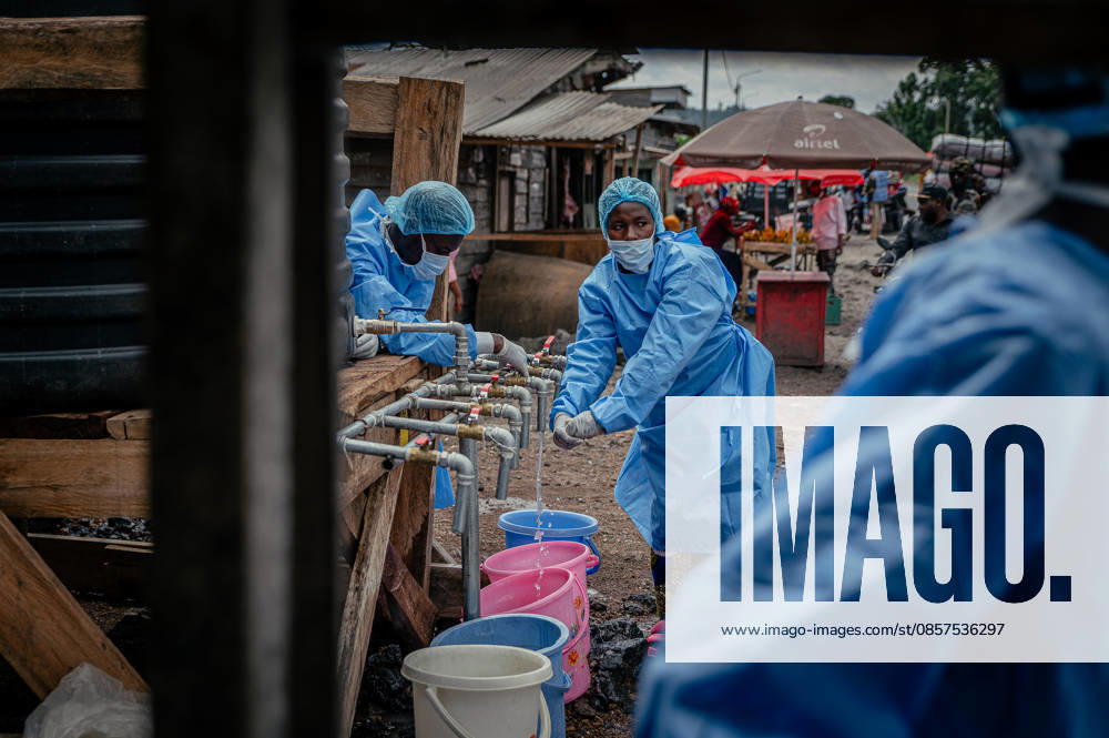 Ebola precautions continue in Democratic Republic of Congo GOMA, DEMOCRATIC REPUBLIC OF THE CONGO - MAY 25: Health workers carry out hand sanitizing, handwashing and temperature screening procedures for travelers at the Kanyaruchinya checkpoint near Goma as part of preventive measures against the Ebola virus in Goma, Democratic Republic of the Congo, on May 25, 2026. Stringer Anadolu Goma Democratic Republic of the Congo. Editorial use only. Please get in touch for any other usage.