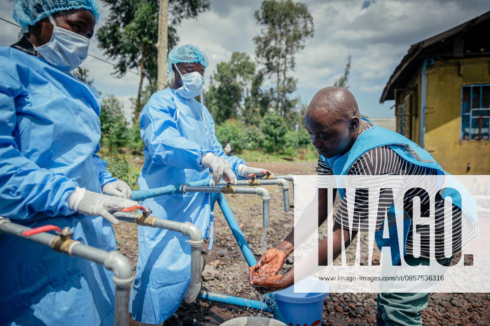 Ebola precautions continue in Democratic Republic of Congo GOMA, DEMOCRATIC REPUBLIC OF THE CONGO - MAY 25: Health workers carry out hand sanitizing, handwashing and temperature screening procedures for travelers at the Kanyaruchinya checkpoint near Goma as part of preventive measures against the Ebola virus in Goma, Democratic Republic of the Congo, on May 25, 2026. Stringer Anadolu Goma Democratic Republic of the Congo. Editorial use only. Please get in touch for any other usage.