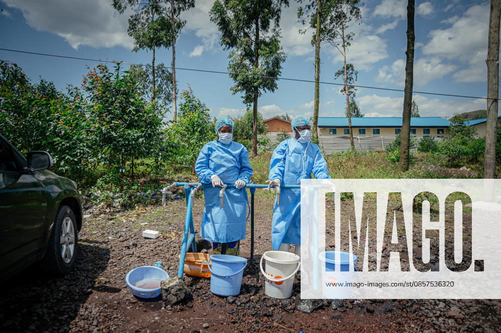 Ebola precautions continue in Democratic Republic of Congo GOMA, DEMOCRATIC REPUBLIC OF THE CONGO - MAY 25: Health workers carry out hand sanitizing, handwashing and temperature screening procedures for travelers at the Kanyaruchinya checkpoint near Goma as part of preventive measures against the Ebola virus in Goma, Democratic Republic of the Congo, on May 25, 2026. Stringer Anadolu Goma Democratic Republic of the Congo. Editorial use only. Please get in touch for any other usage.
