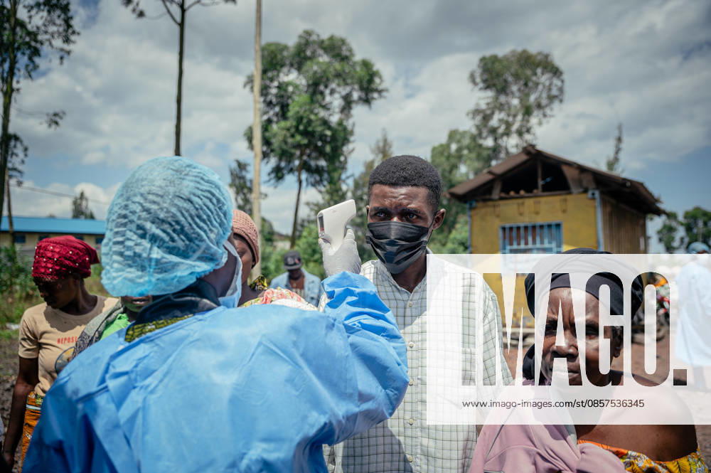 Ebola precautions continue in Democratic Republic of Congo GOMA, DEMOCRATIC REPUBLIC OF THE CONGO - MAY 25: Health workers carry out hand sanitizing, handwashing and temperature screening procedures for travelers at the Kanyaruchinya checkpoint near Goma as part of preventive measures against the Ebola virus in Goma, Democratic Republic of the Congo, on May 25, 2026. Stringer Anadolu Goma Democratic Republic of the Congo. Editorial use only. Please get in touch for any other usage.