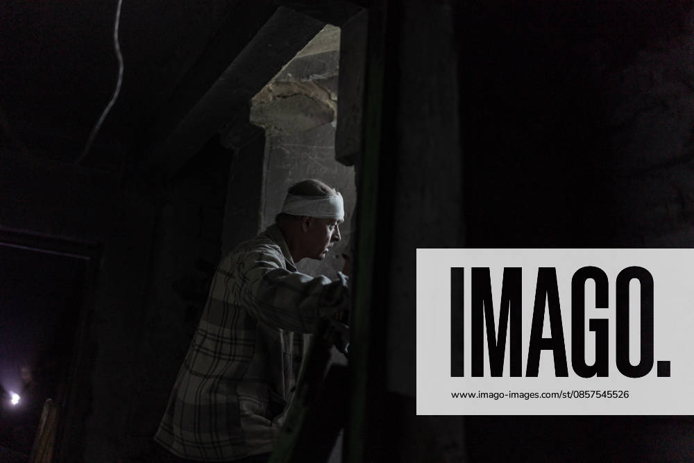 Russian attack on Ukraine s Kramatorsk KRAMATORSK, UKRAINE - MAY 25: A man injured in a basement as an air raid warning sounded following a Russian attack with KAB bombs in the centre of Kramatorsk, Ukraine, on May 25, 2026. Diego Herrera Carcedo Anadolu Kramatorsk Ukraine. Editorial use only. Please get in touch for any other usage.