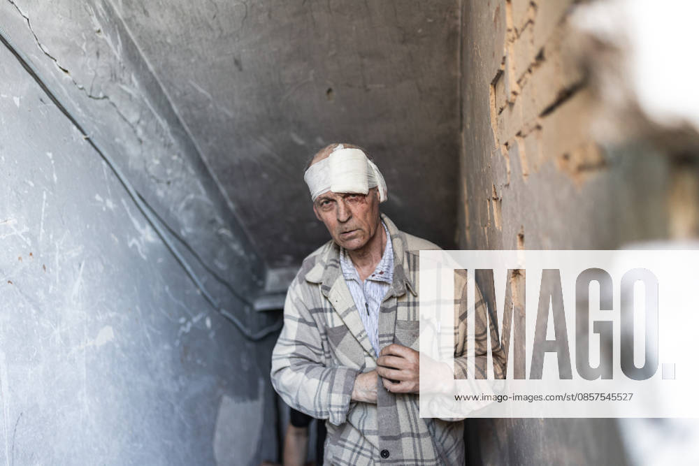 Russian attack on Ukraine s Kramatorsk KRAMATORSK, UKRAINE - MAY 25: A man injured in a basement as an air raid warning sounded following a Russian attack with KAB bombs in the centre of Kramatorsk, Ukraine, on May 25, 2026. Diego Herrera Carcedo Anadolu Kramatorsk Ukraine. Editorial use only. Please get in touch for any other usage.