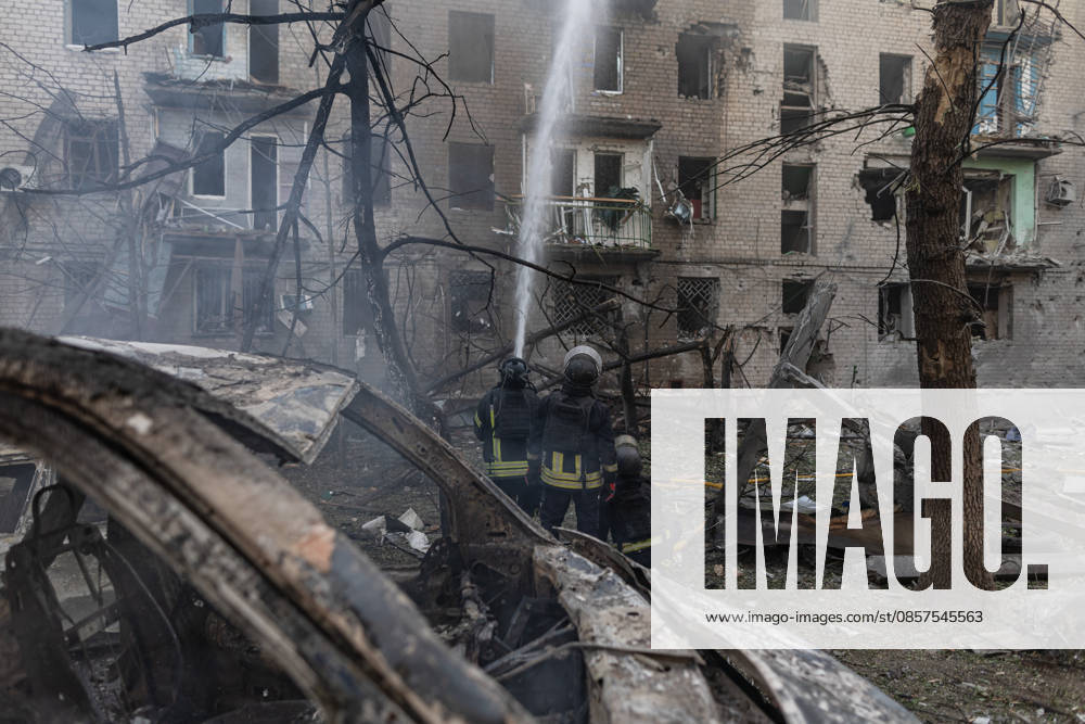 Russian attack on Ukraine s Kramatorsk KRAMATORSK, UKRAINE - MAY 25: Firefighters extinguish a fire following a Russian attack using KAB bombs in the centre of Kramatorsk, Ukraine, on May 25, 2026. Diego Herrera Carcedo Anadolu Kramatorsk Ukraine. Editorial use only. Please get in touch for any other usage.