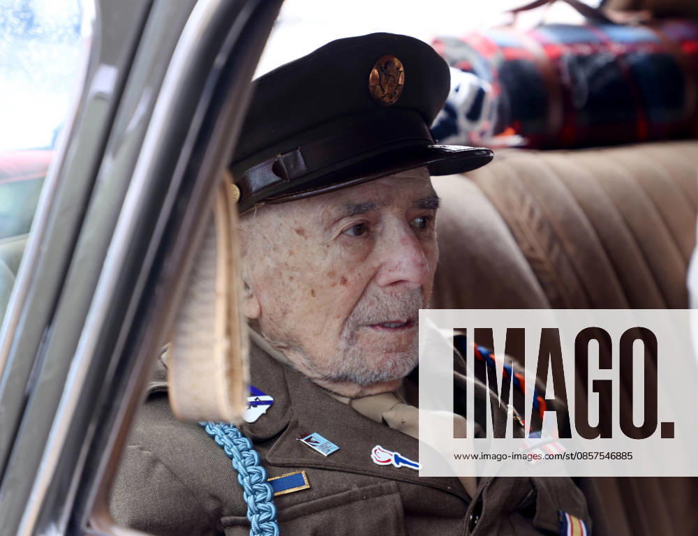 A US military veteran sits in a car before the start of the National Memorial Day Parade on Constitution Avenue in Washington, DC, USA, on May 25, 2026. The parade has been held annually since 2005, marking its 21st anniversary. Washington USA - ZUMAs337 20260525_znp_s337_019