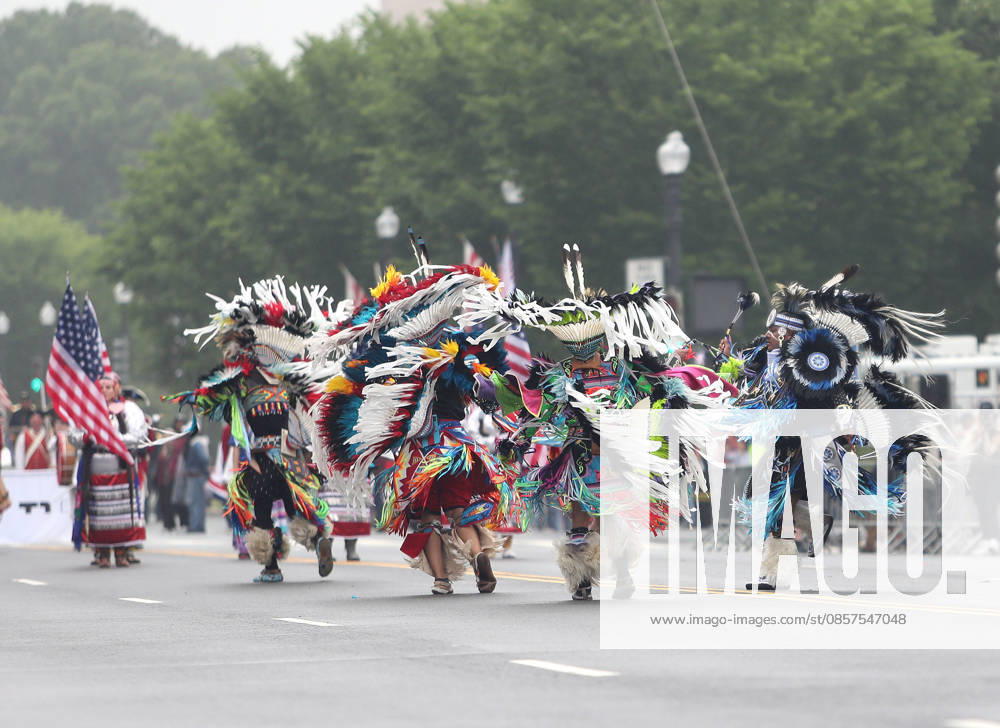 Participants dressed in Native American ceremonial attire take part in the National Memorial Day Parade on Constitution Avenue in Washington, DC, USA, on May 25, 2026. The parade has been held annually since 2005, marking its 21st anniversary. Washington USA - ZUMAs337 20260525_znp_s337_008