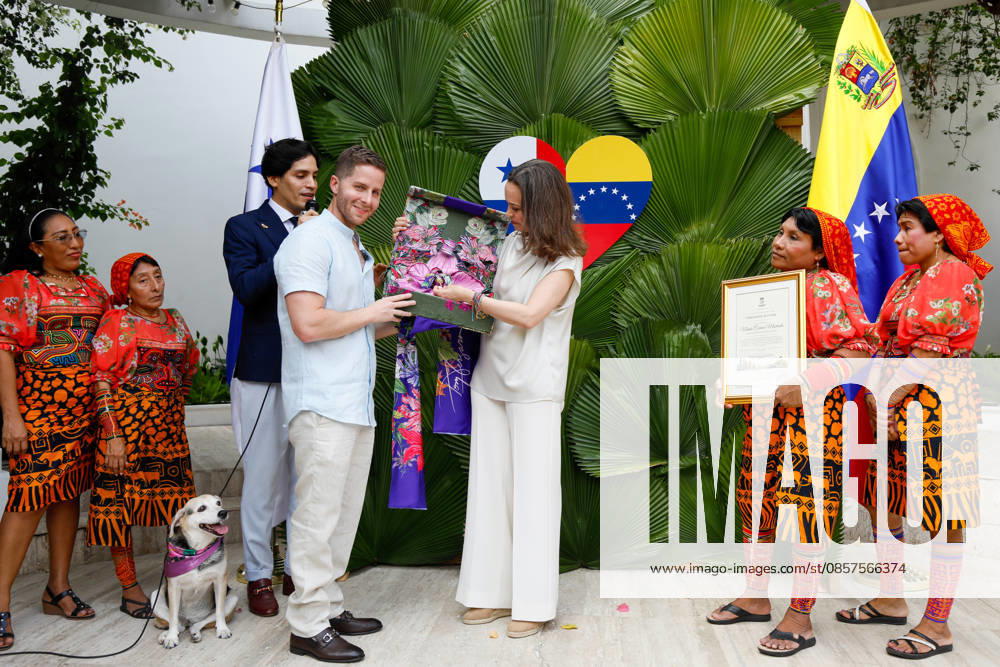 Maria Corina Machado visits Panama PANAMA CITY, PANAMA - MAY 25: Venezuelan opposition leader and winner of the Nobel Peace Prize Maria Corina Machado receives a gift as she arrives to the National Assembly in Panama City, Panama on May 25, 2026. Machado who is announced her candidacy for the presidency of Venezuela, is visiting Panama as part of a regional tour, during which she is set to meet with members of the Venezuelan diaspora and Panamanian President Jose Raul Mulino. Daniel Gonzalez Anadolu Panama City Panama. Editorial use only. Please get in touch for any other usage.